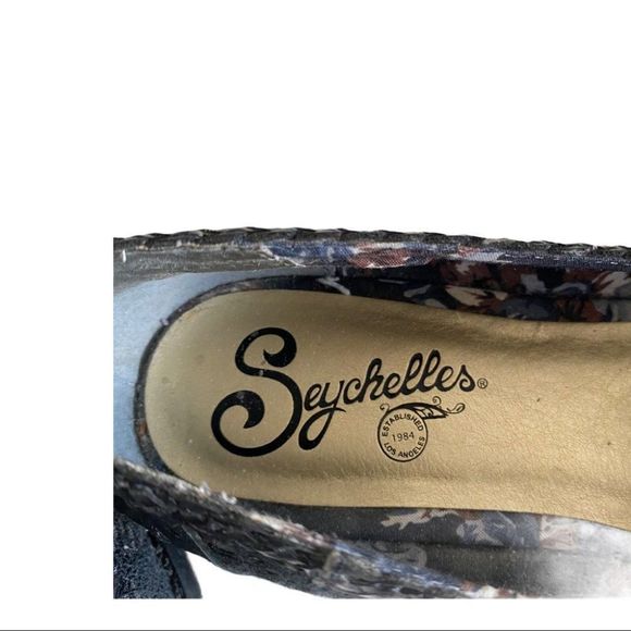 Seychelles Black lace style flat slip on loafers with tassels size 6 VGUC - Picture 8 of 8